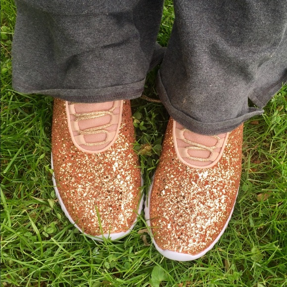 ROSE GOLD GLITTER SNEAKERS SIZE 9 - Picture 2 of 5